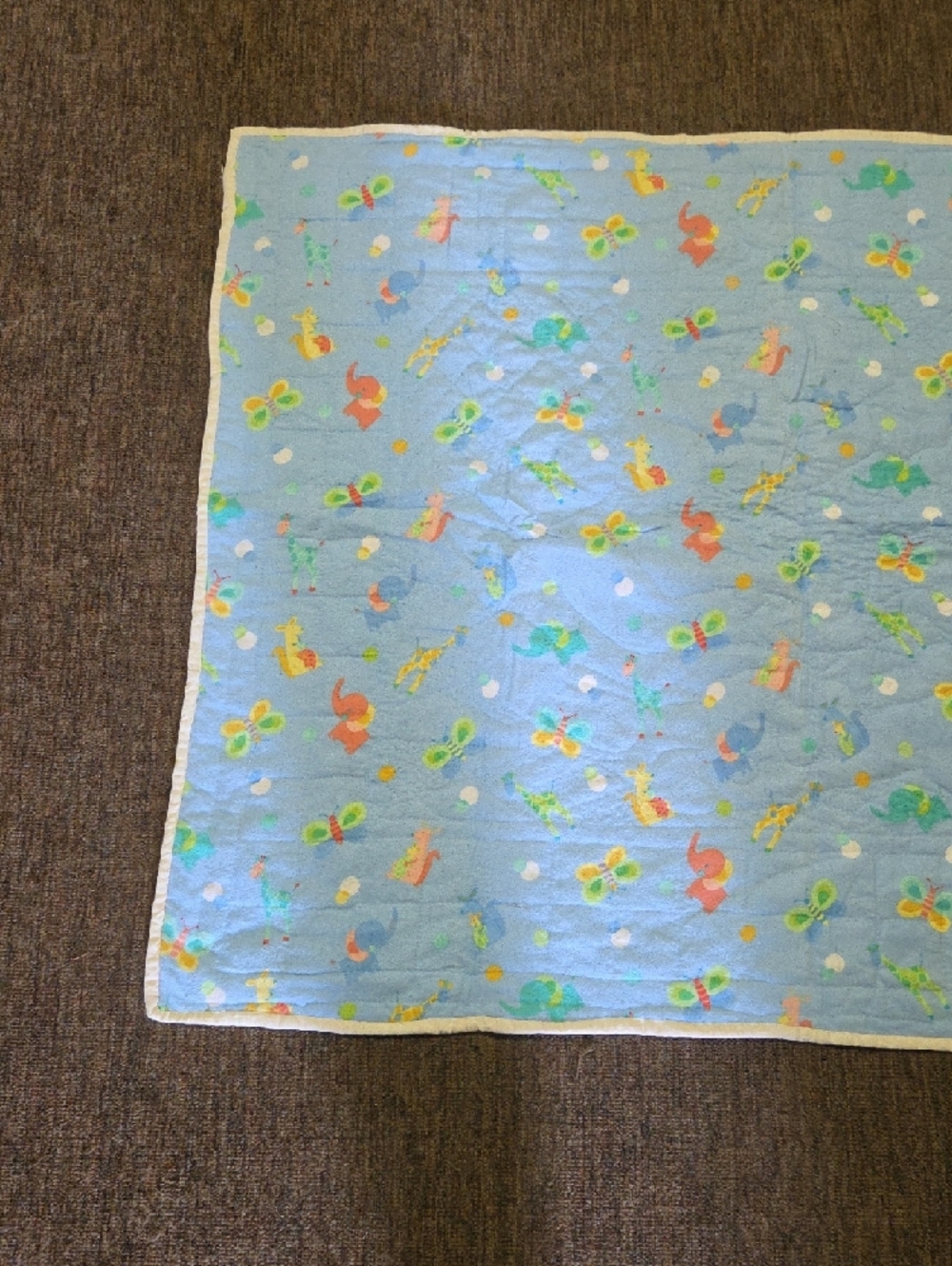 Teddy Bear Patchwork Baby Quilt - Blue & Cream 41x33 - Picture 8 of 8